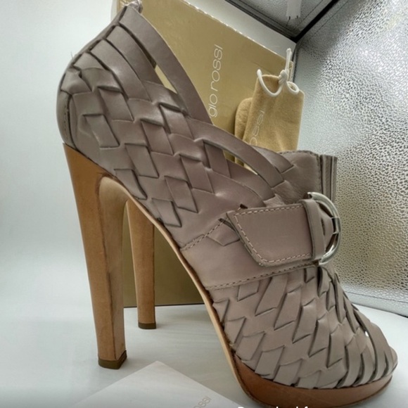 Sergio Rossi sz 39 (8.5) blush leather woven platforms w/silver buckle 5” heel - Picture 2 of 6